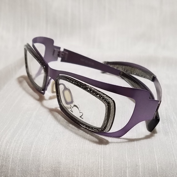 New Eye DC Boutique Eyeglasses - Picture 5 of 5